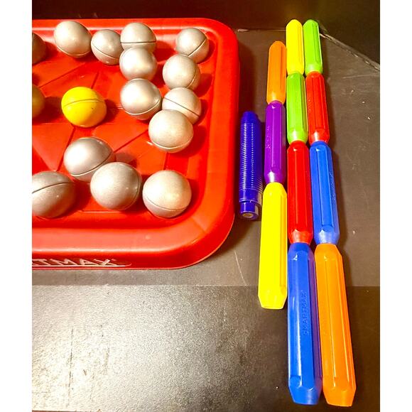 SmartMax Build XXL 70-Piece Magnetic STEM Building Set with build on Case - Picture 5 of 10